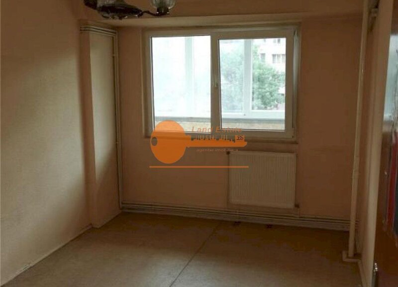 Gorjului, apartament cu 3 camere, centrala, bloc reabilitat.