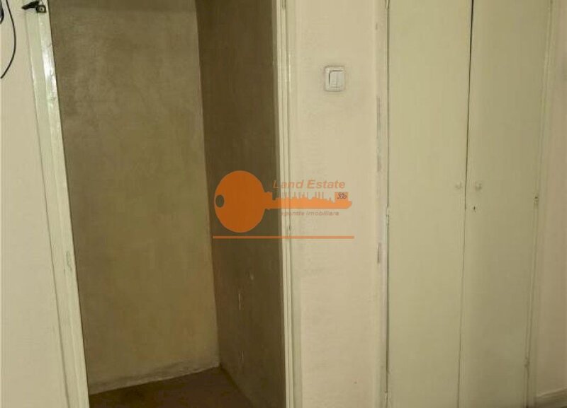 Gorjului, apartament cu 3 camere, centrala, bloc reabilitat.