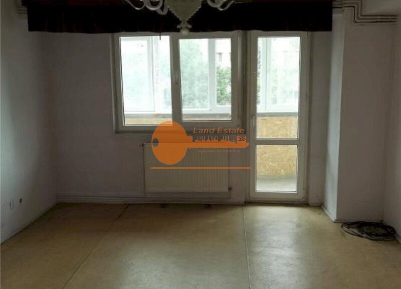Gorjului, apartament cu 3 camere, centrala, bloc reabilitat.